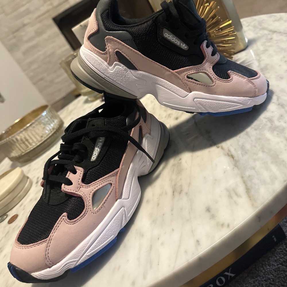 Adidas Falcon